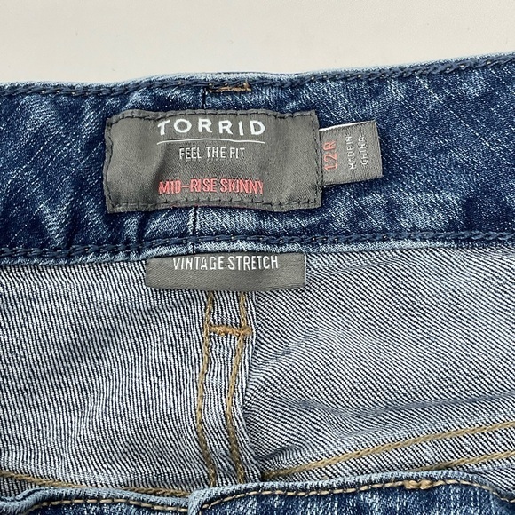 Torrid Distressed Vintage Stretch Denim Jeans Size12R L2 - Picture 7 of 8